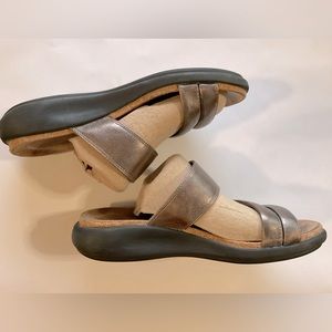 Clarks Unstructured Leather Slide Sandals Un Bali Way Pebble Metallic - Size 8